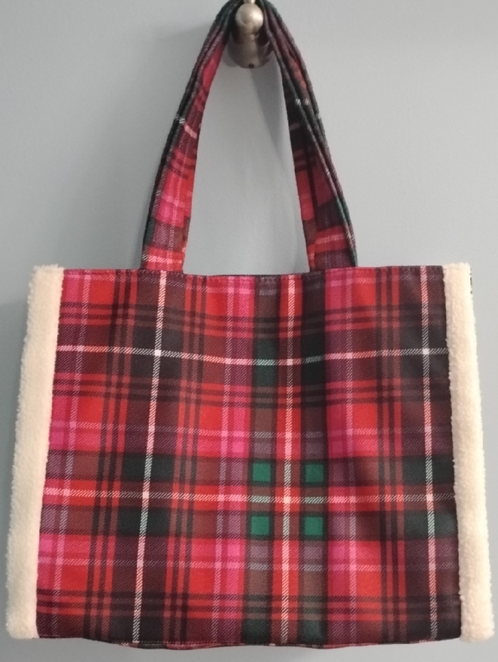 NWT 🌹Victoria Secret Plaid Red Tote with White Shearling Trim and Monogram - Picture 4 of 5